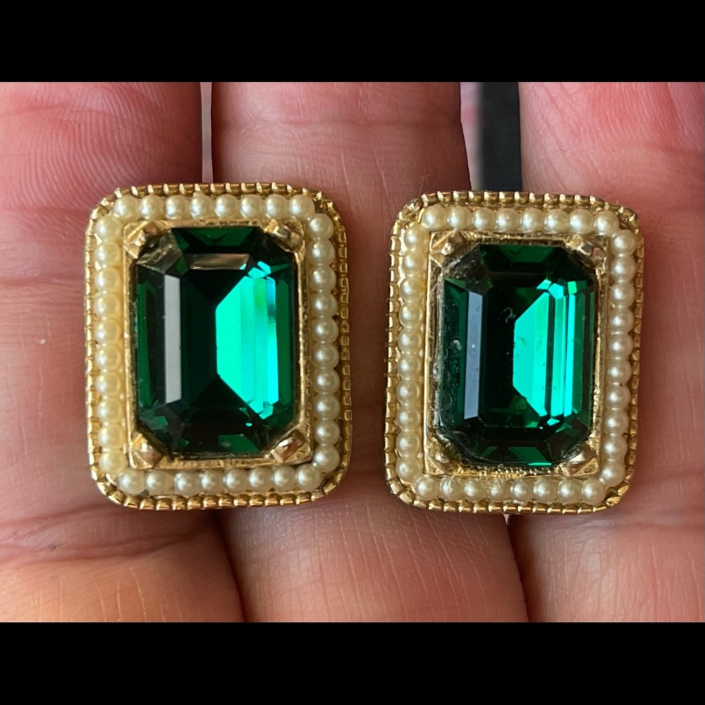 Signed Coro VTG screw back earrings